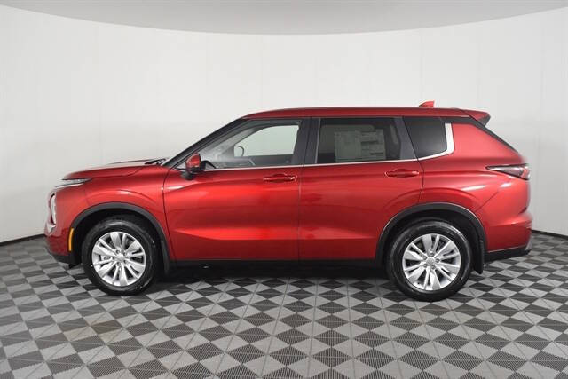 2025 Mitsubishi Outlander ES