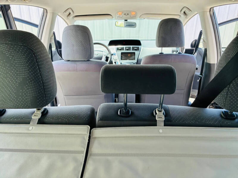 2013 Toyota Prius v Three