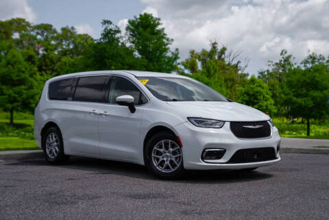 2023 Chrysler Pacifica Touring L