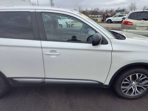 2018 Mitsubishi Outlander ES