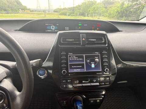 2021 Toyota Prius LE