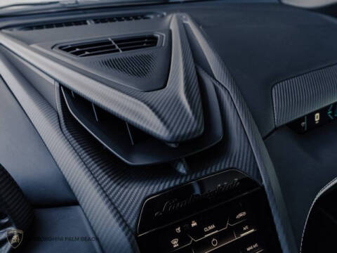 2024 Lamborghini Revuelto