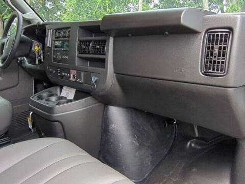 2025 Chevrolet Express 2500