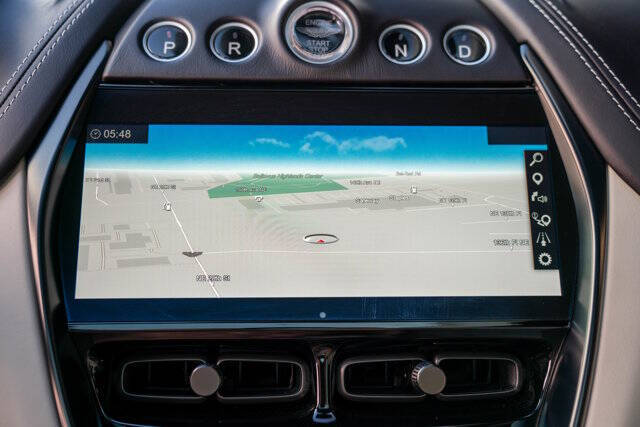 2021 Aston Martin DBX 19
