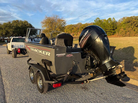 2018 Tracker TARGA V18 W/T