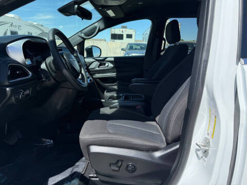 2024 Chrysler Pacifica Touring