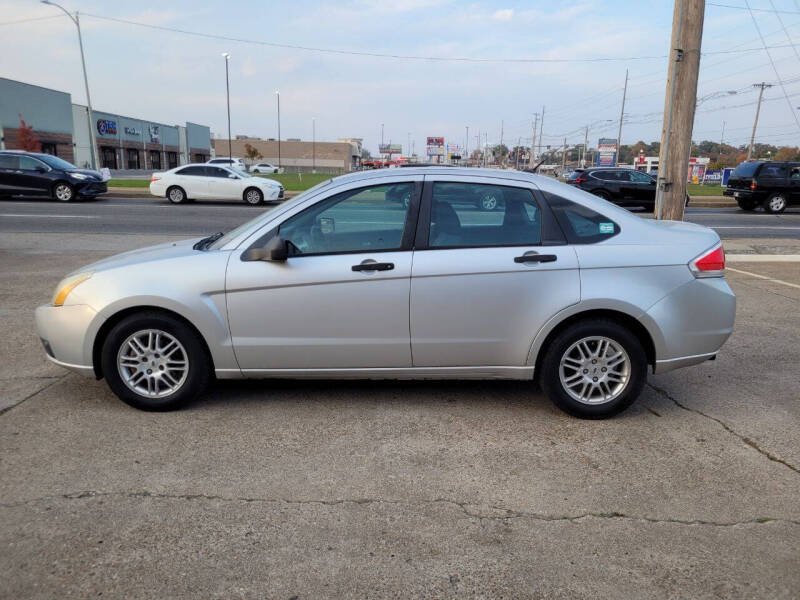 2010 Ford Focus SE photo 5