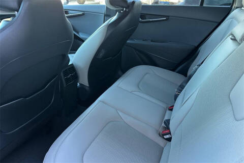 2025 Kia Niro EX