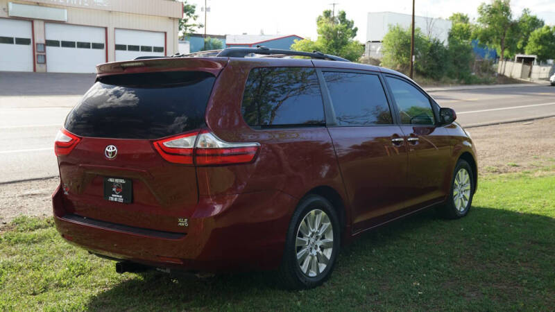 2015 Toyota Sienna