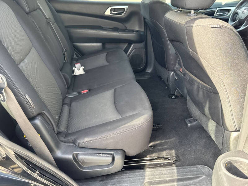 2020 Nissan Pathfinder S