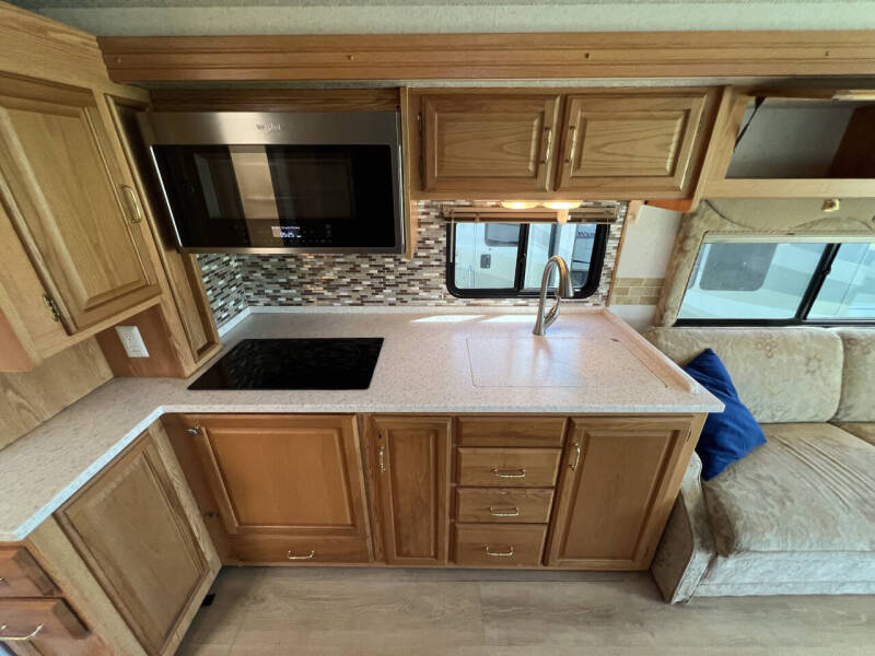 2001 Winnebago Journey 36L