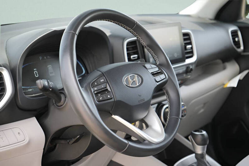 2023 Hyundai Venue SEL