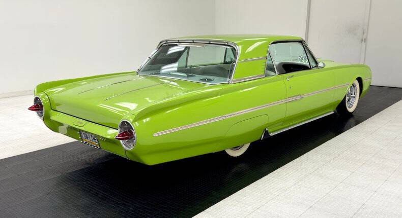 1962 Ford Thunderbird