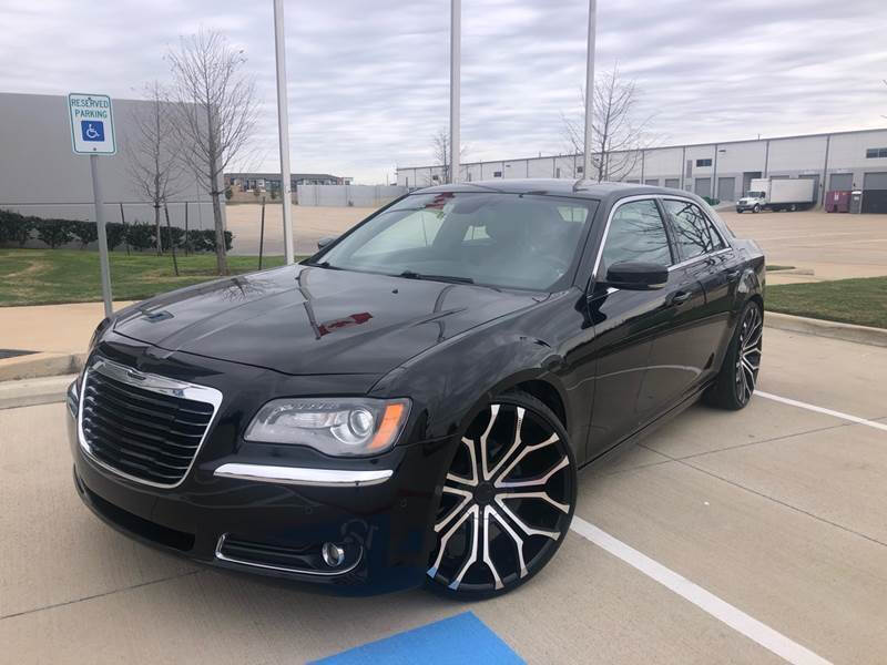 2013 Chrysler 300 for sale at TWIN CITY MOTORS in Houston TX