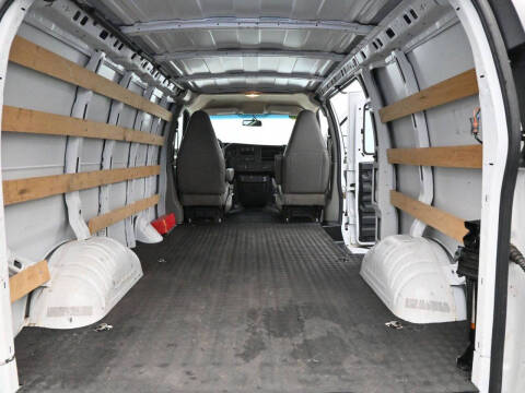 2022 Chevrolet Express 2500