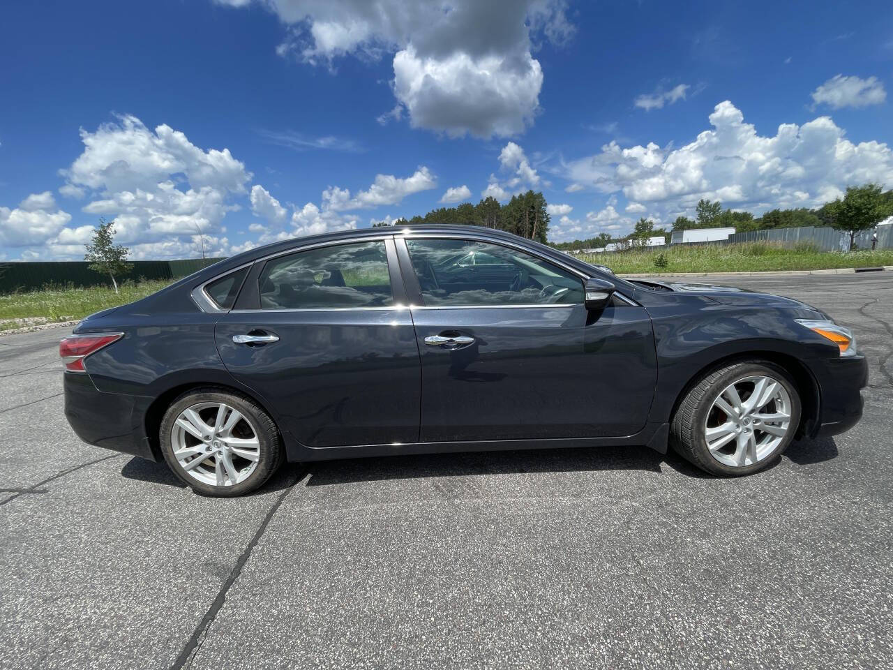 2014 Nissan Altima for sale at Twin Cities Auctions in Elk River, MN