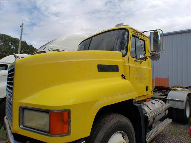 2000 Mack CH613