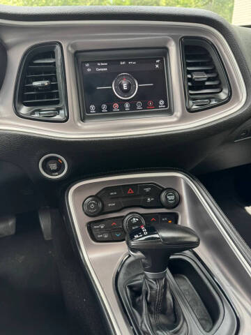 2022 Dodge Challenger SXT