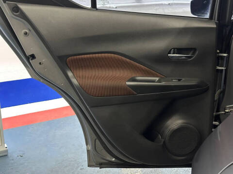 2020 Nissan Kicks SR