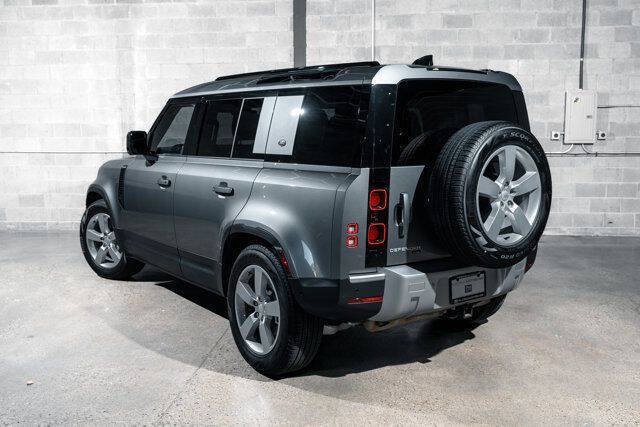 2022 Land Rover Defender 110 SE