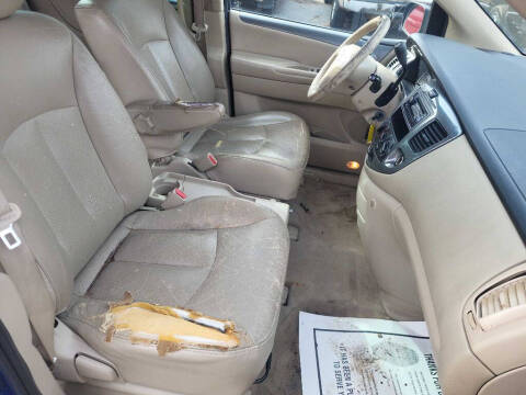2004 Mazda MPV