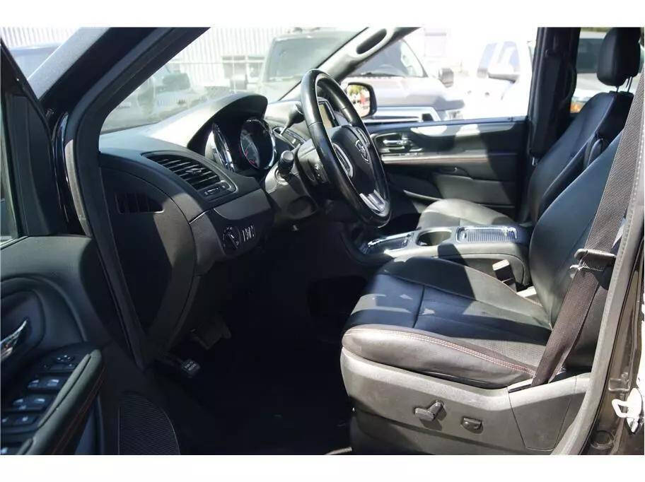 2019 Dodge Grand Caravan for sale at Auto Plaza in Fresno, CA