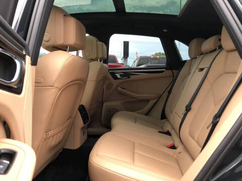 2022 Porsche Macan S