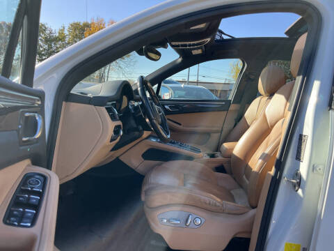 2018 Porsche Macan S