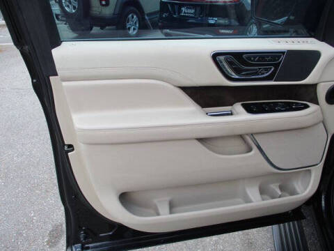 2019 Lincoln Navigator Select