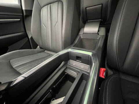 2023 Audi e-tron quattro Premium