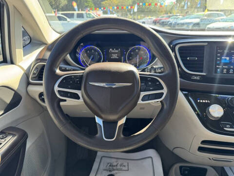 2021 Chrysler Voyager LX