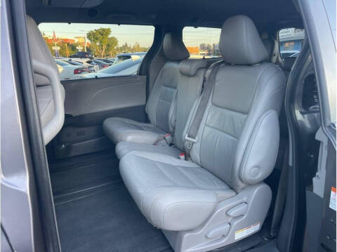 2015 Toyota Sienna