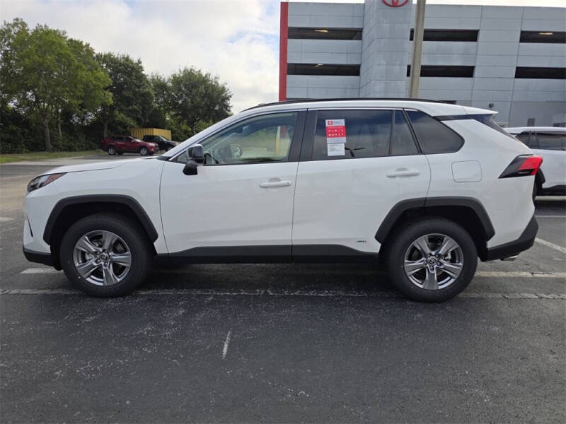 2025 Toyota RAV4 Hybrid LE