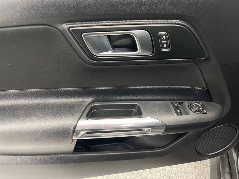 2020 Ford Mustang EcoBoost