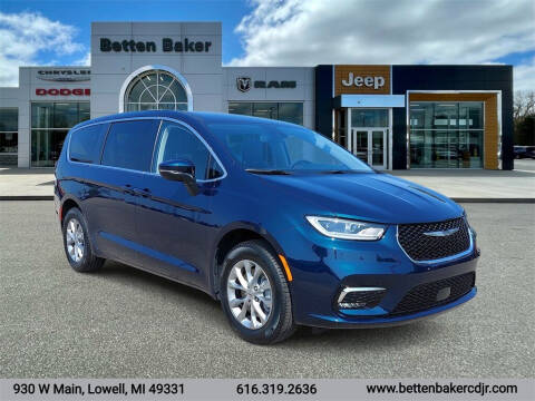 2023 Chrysler Pacifica for sale at Betten Baker Chrysler Dodge Jeep Ram in Lowell MI