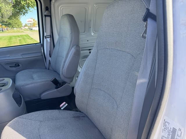 2002 Ford E-Series E-250