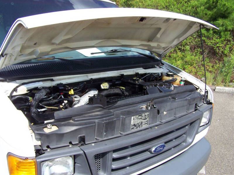 2005 Ford E-Series E-350 SD