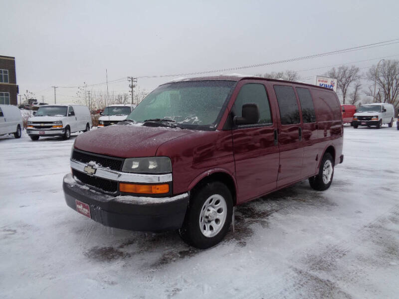 2009 Chevrolet Express Cargo Work Van's photo