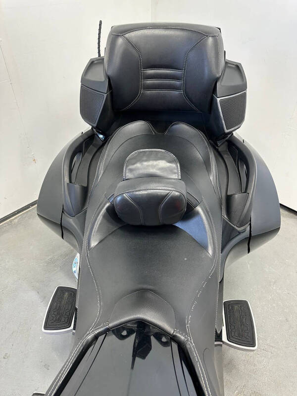 2011 Can-Am Spyder RT-S SE5