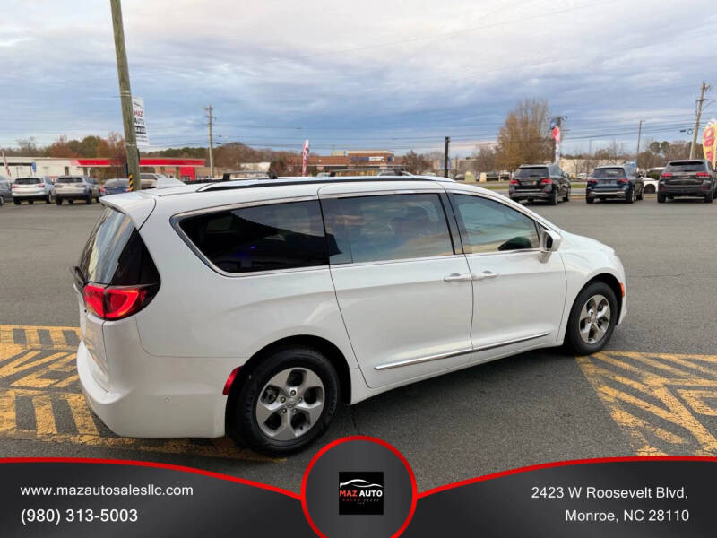 2017 Chrysler Pacifica Touring-L Plus