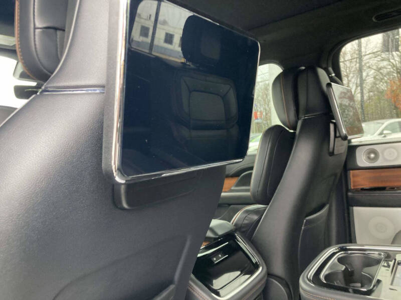 2022 Lincoln Navigator Black Label