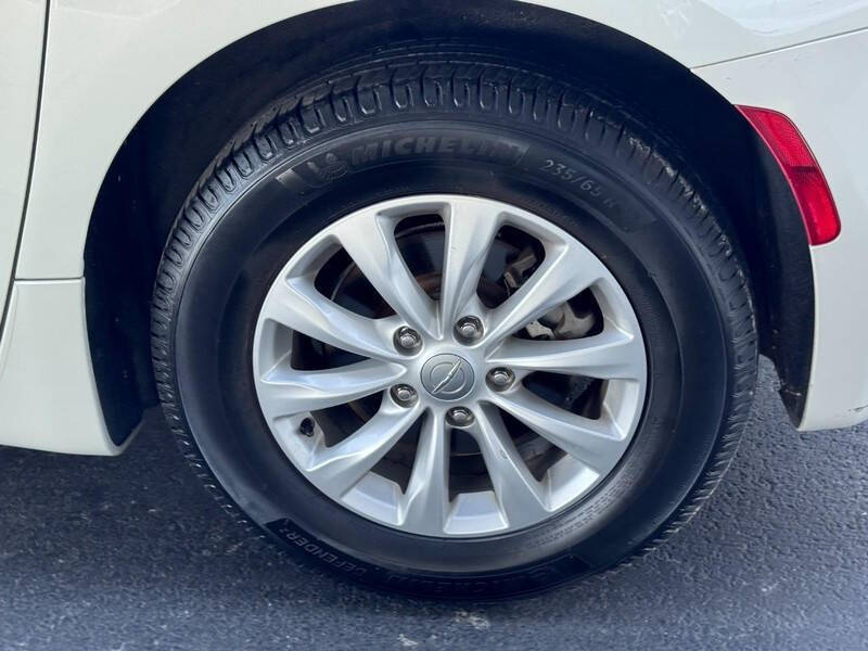 2017 Chrysler Pacifica Touring-L