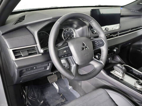 2026 Mitsubishi Outlander LE