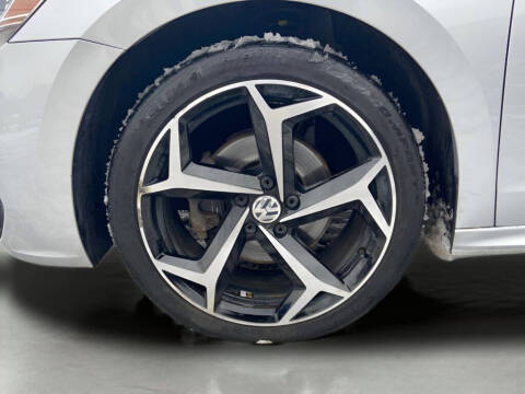 2020 Volkswagen Passat R-Line