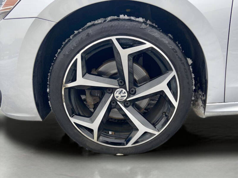 2020 Volkswagen Passat R-Line