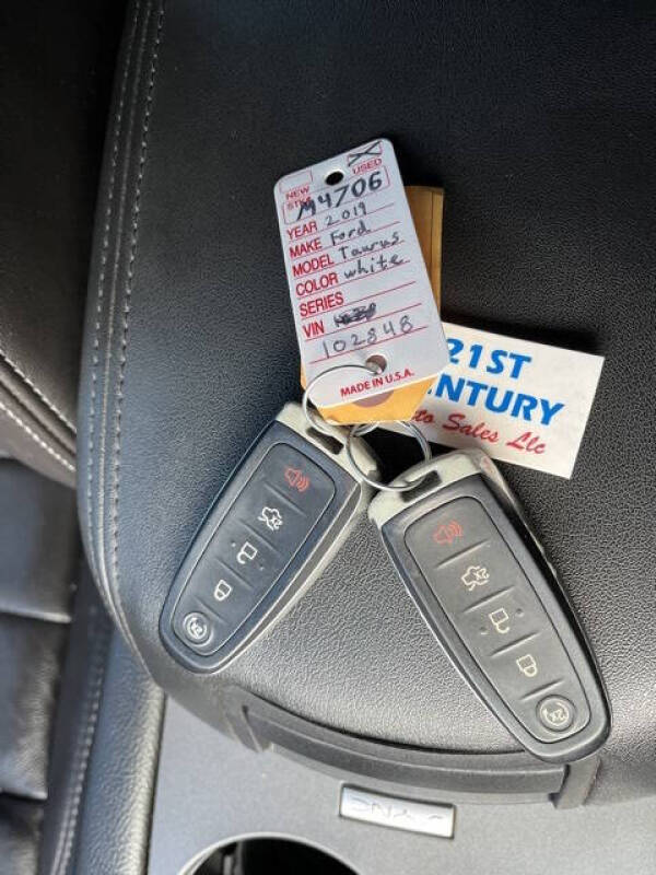 2019 Ford Taurus SEL