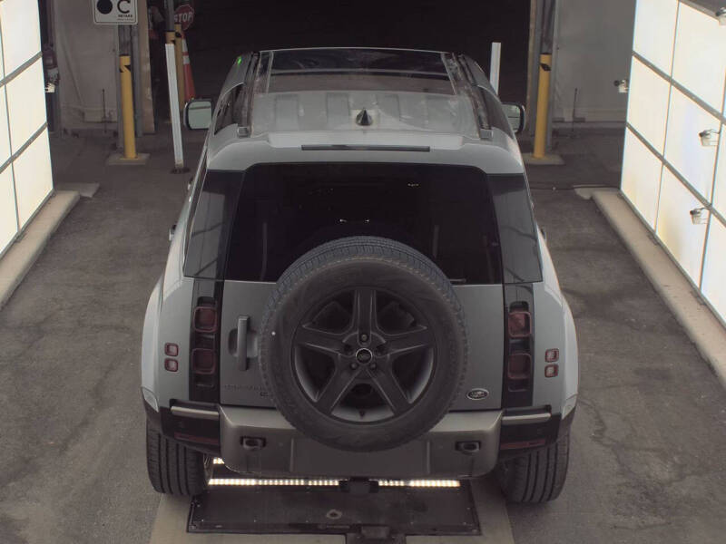 2022 Land Rover Defender 110 X-Dynamic SE