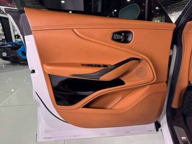 2023 Aston Martin DBX 707