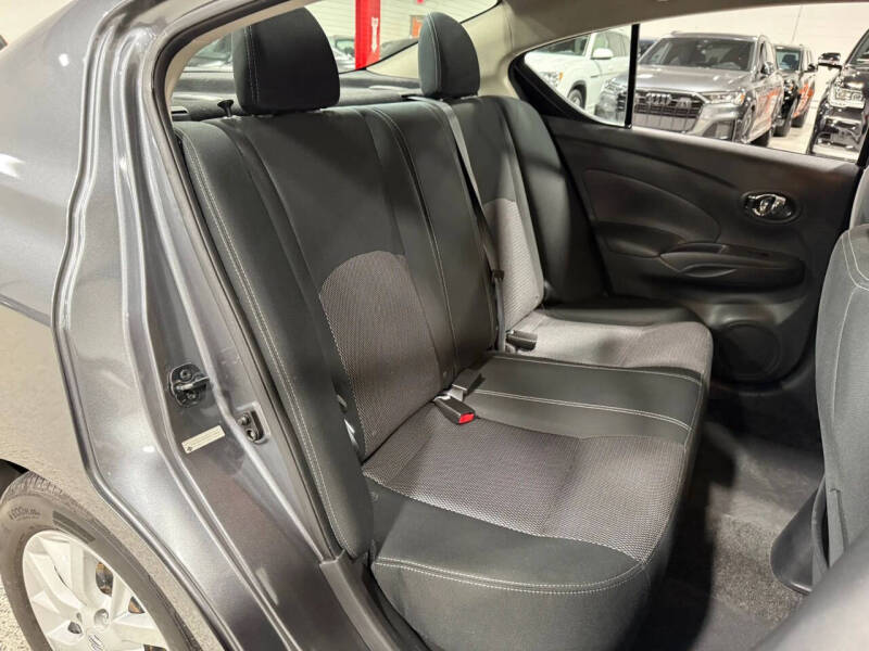 2019 Nissan Versa SV