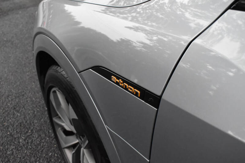 2021 Audi e-tron quattro Premium Plus